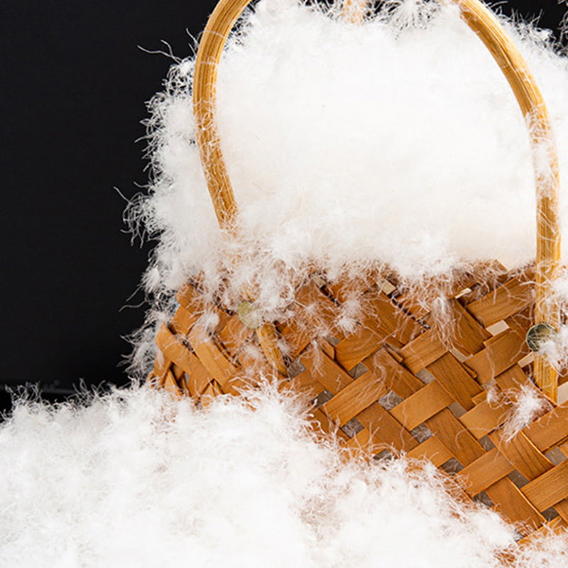 L% purus White Gose Down